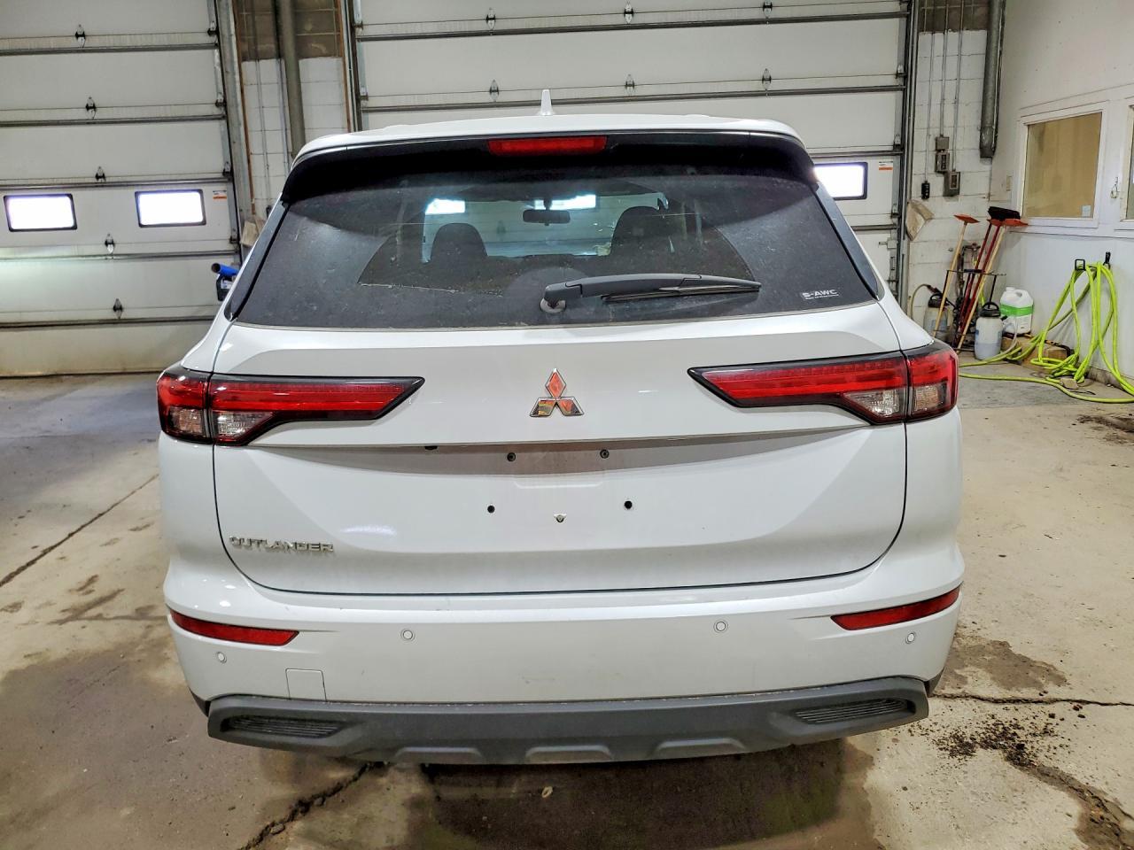 2023 MITSUBISHI outlander