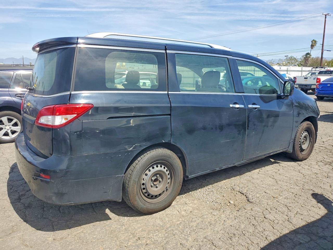 2015 NISSAN Quest