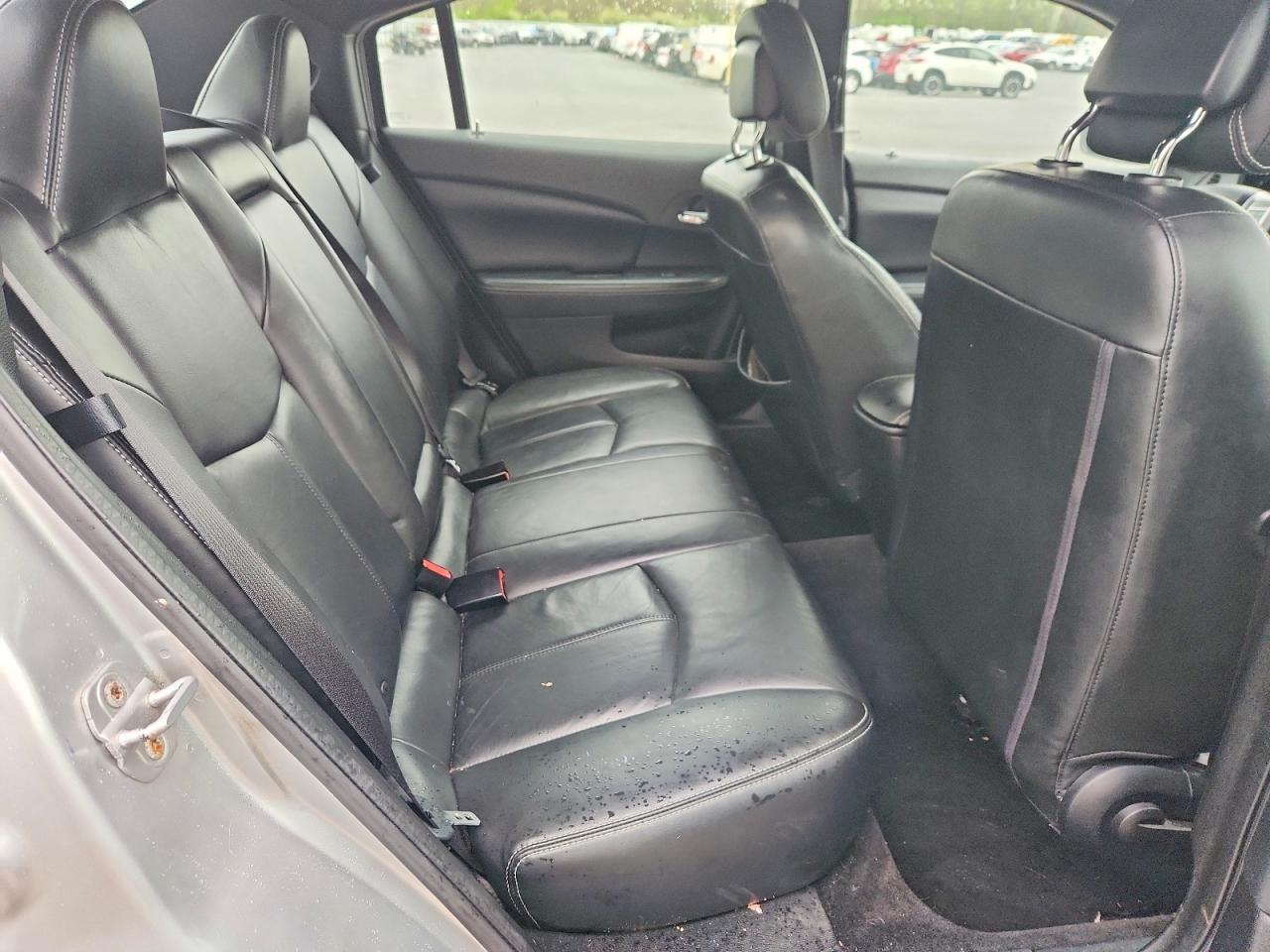 2011 CHRYSLER 200