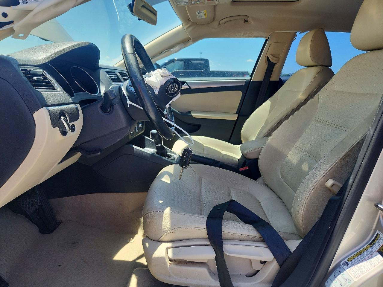 2016 VOLKSWAGEN JETTA