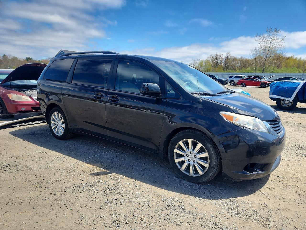 2013 TOYOTA SIENNA