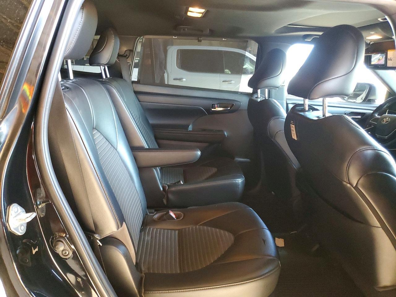 2021 TOYOTA HIGHLANDER