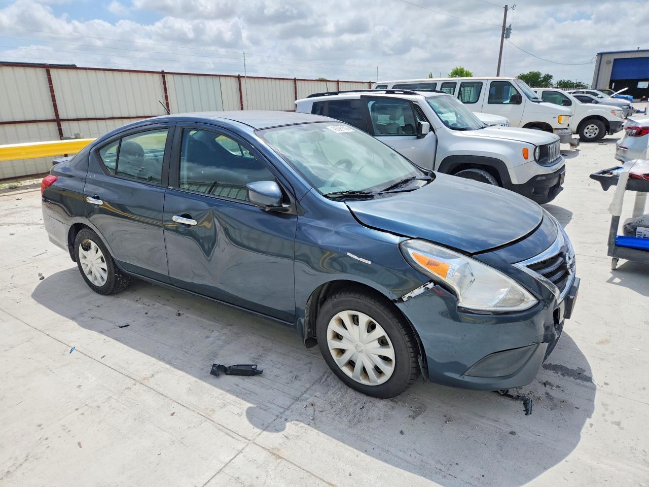 2016 NISSAN VERSA