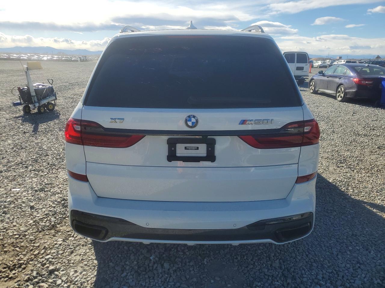 2022 BMW X7