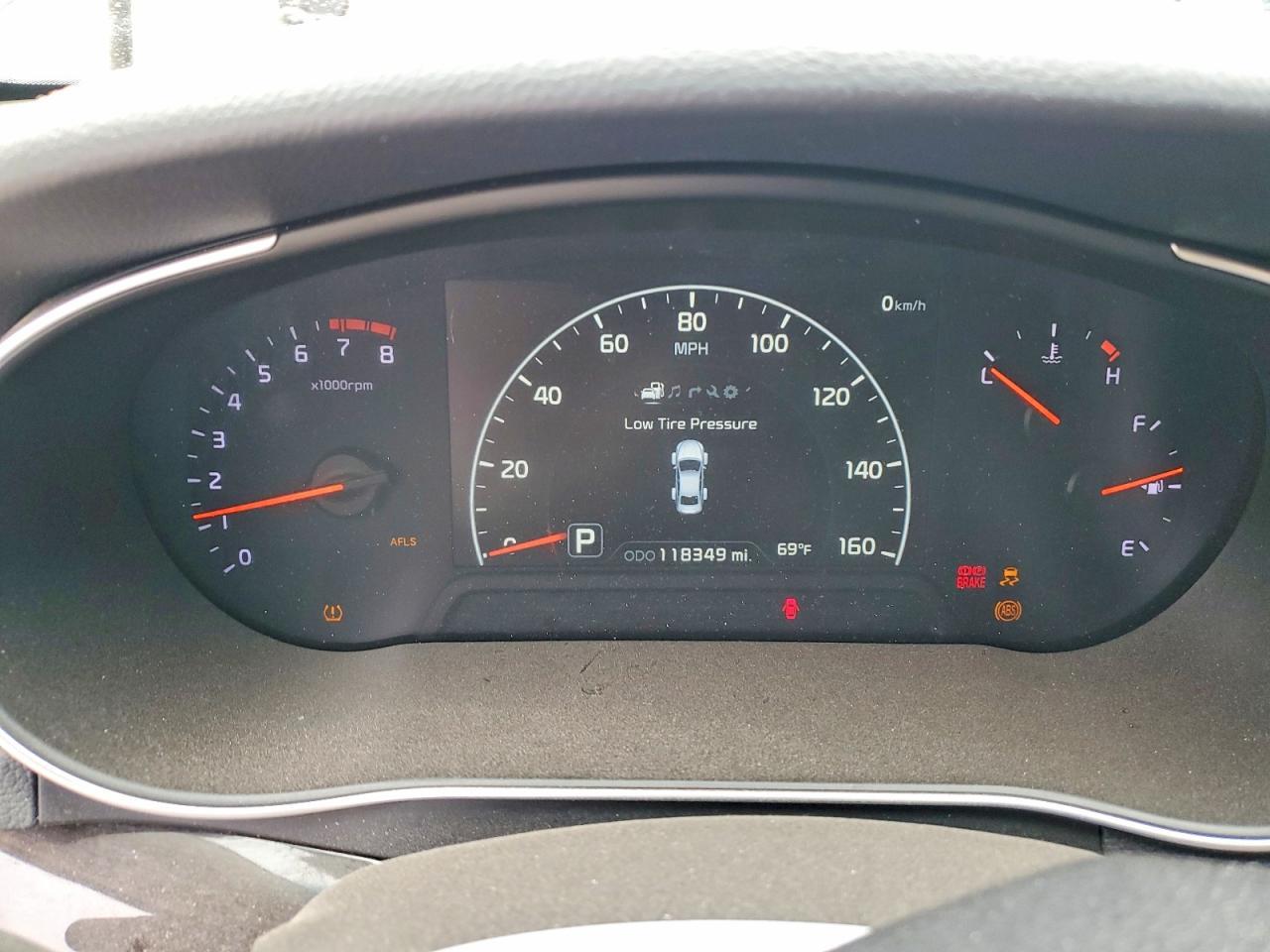 2014 KIA Cadenza