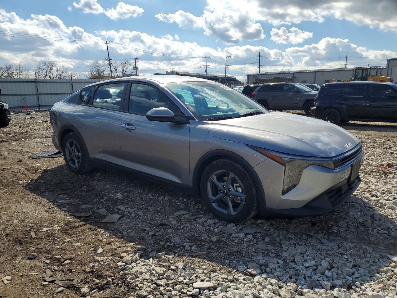 2025 KIA K4