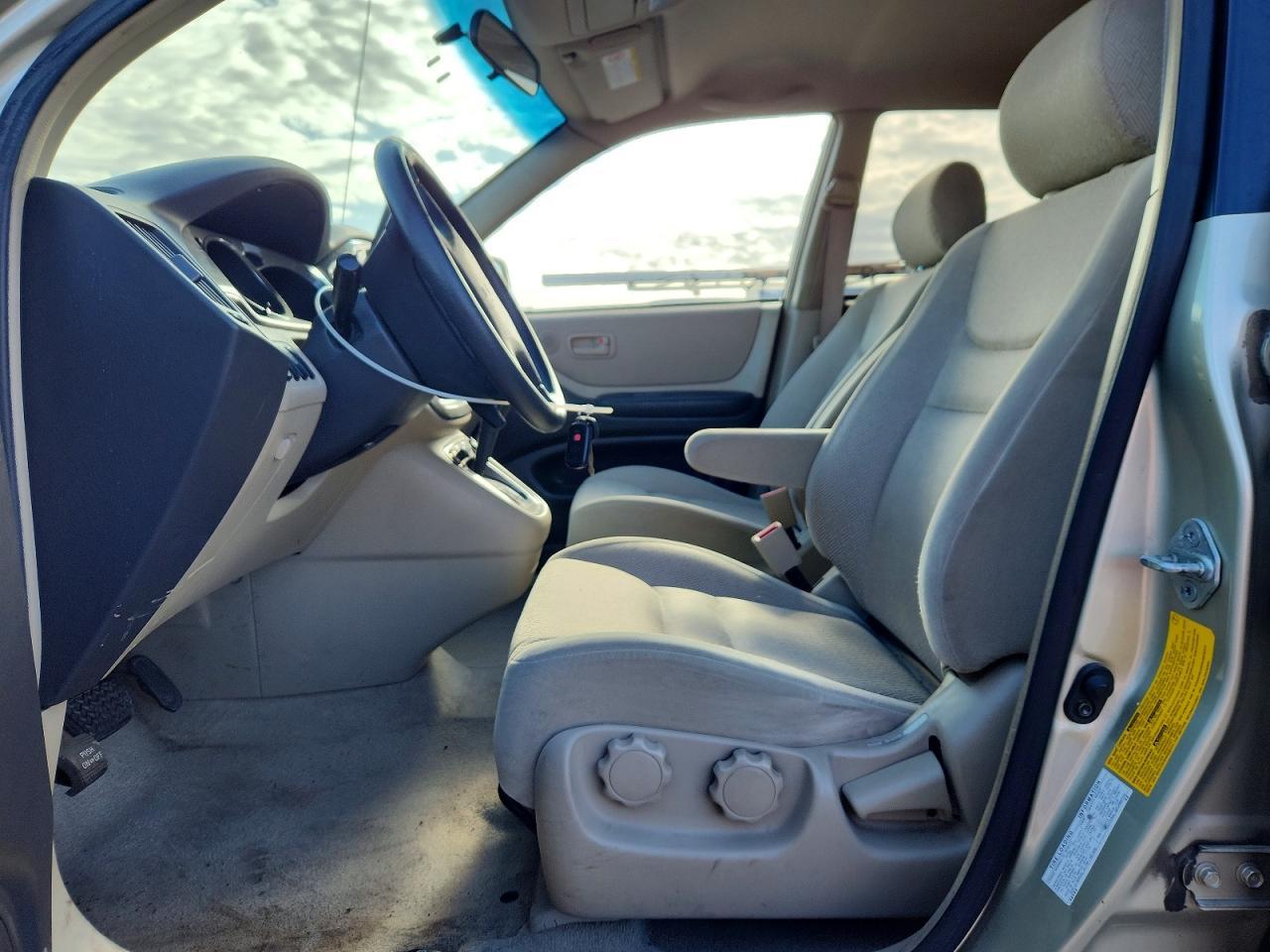 2001 TOYOTA HIGHLANDER
