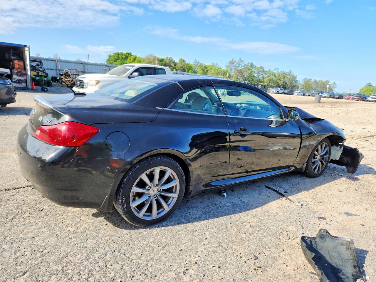 2012 INFINITI G37