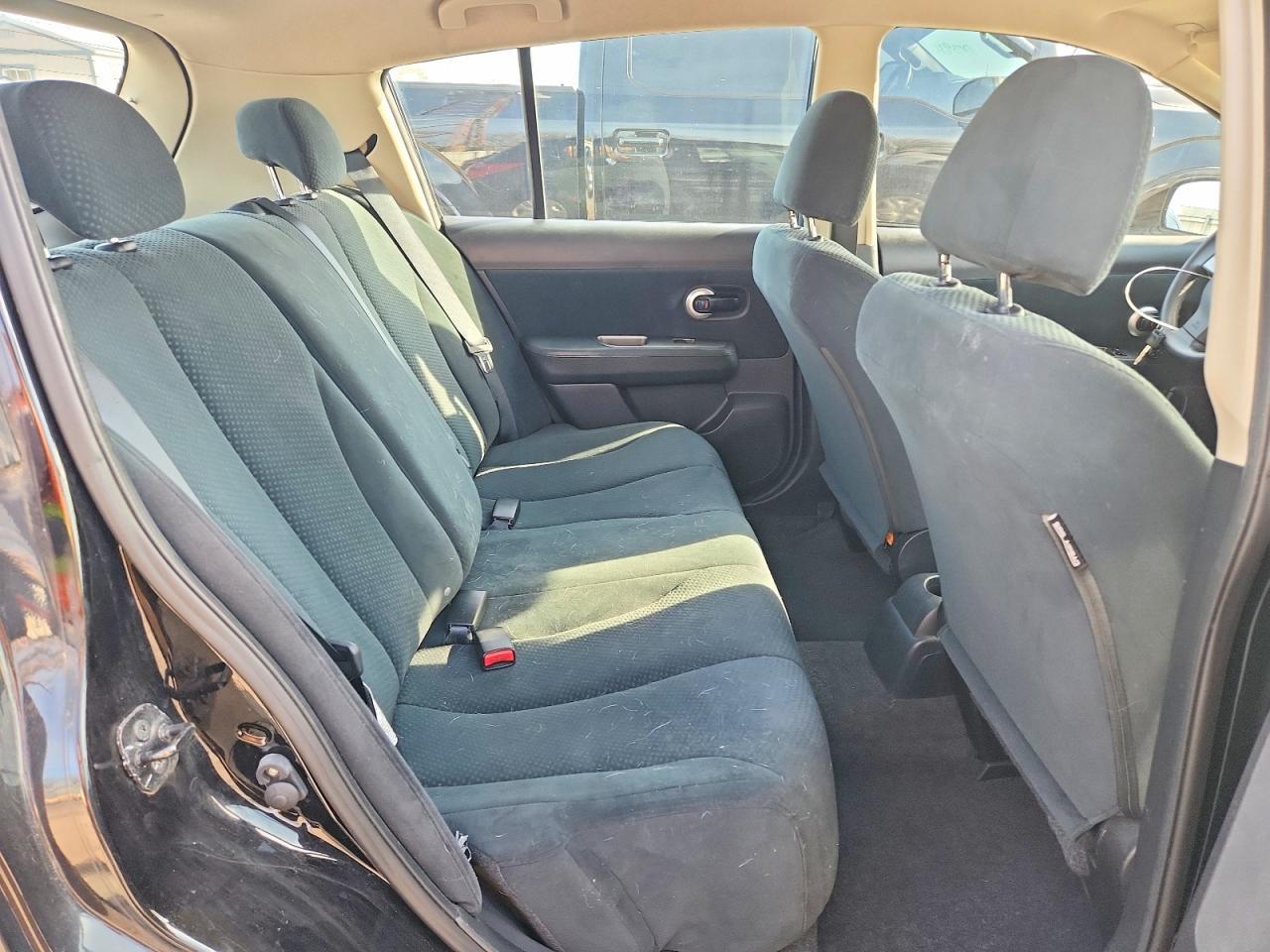 2010 NISSAN VERSA