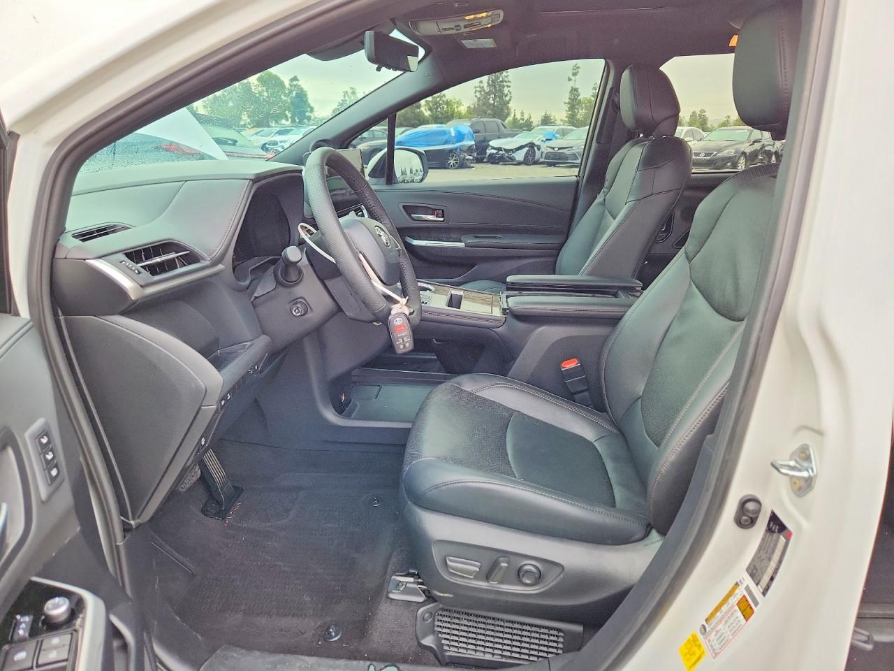 2025 TOYOTA SIENNA