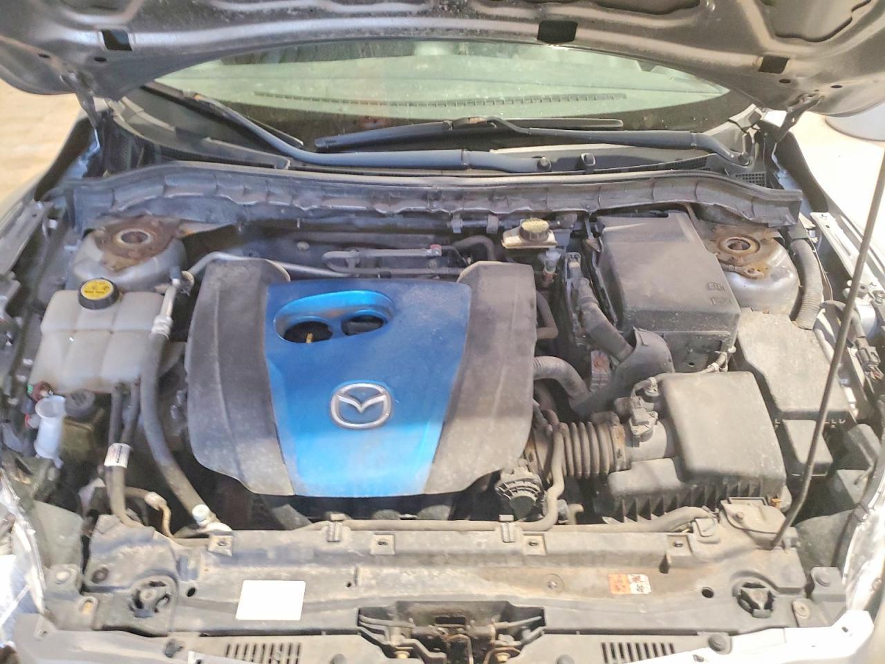 2013 MAZDA 3