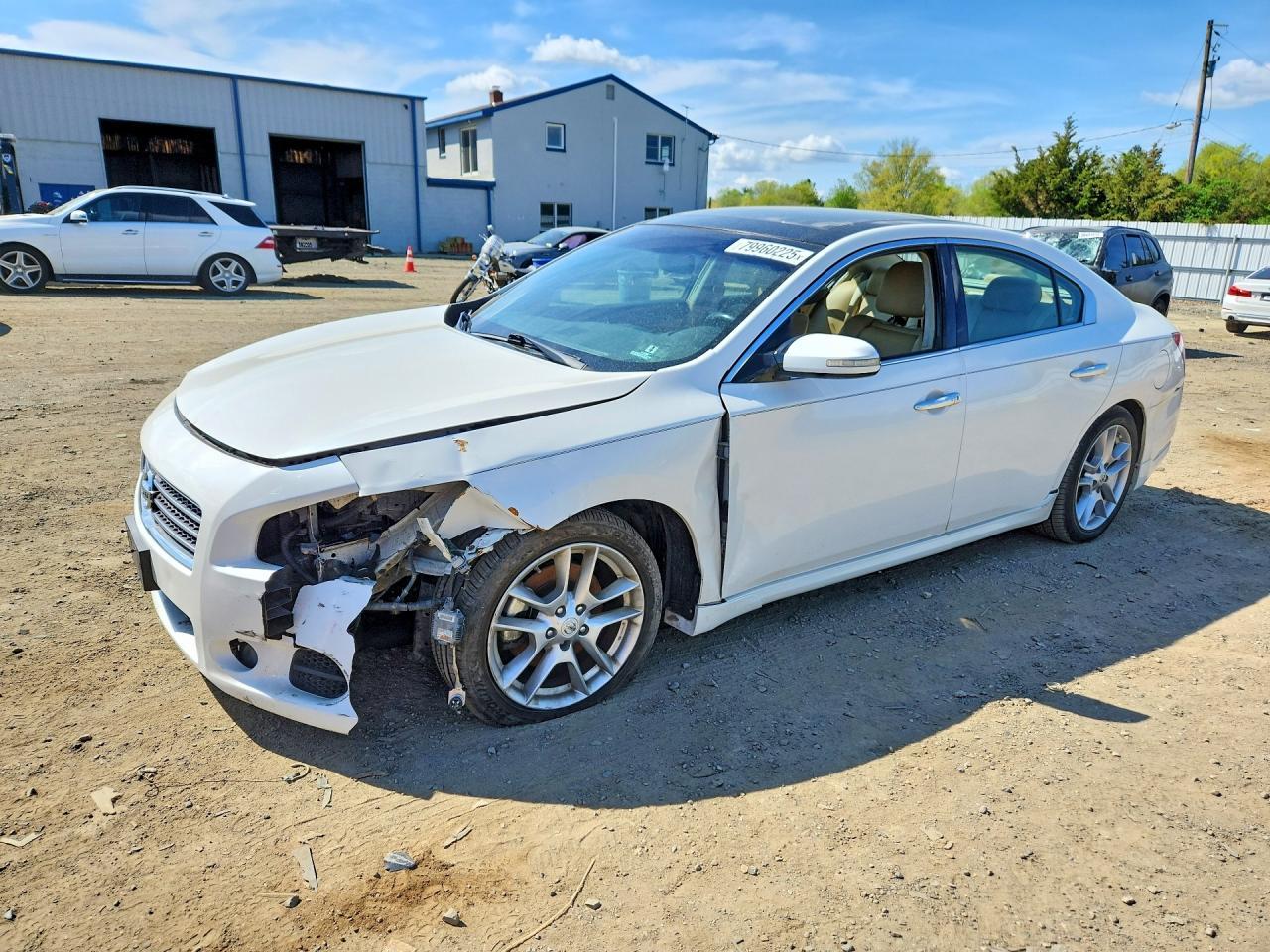 2010 NISSAN Maxima