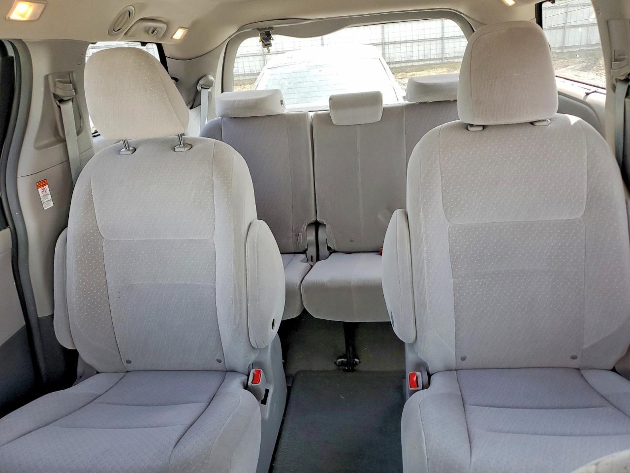 2015 TOYOTA SIENNA