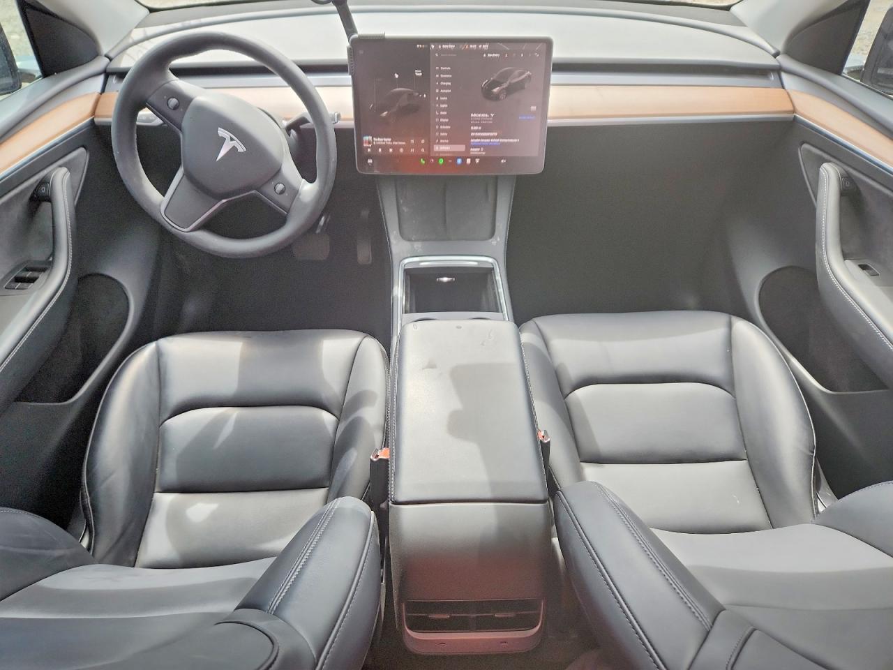 2025 TESLA MODEL Y
