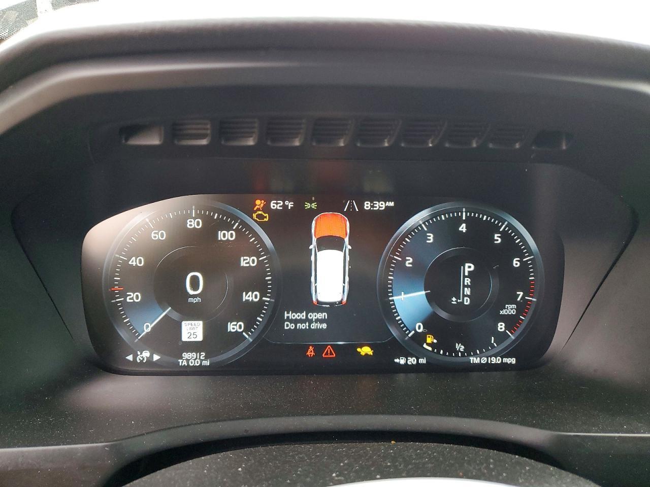 2020 VOLVO XC90