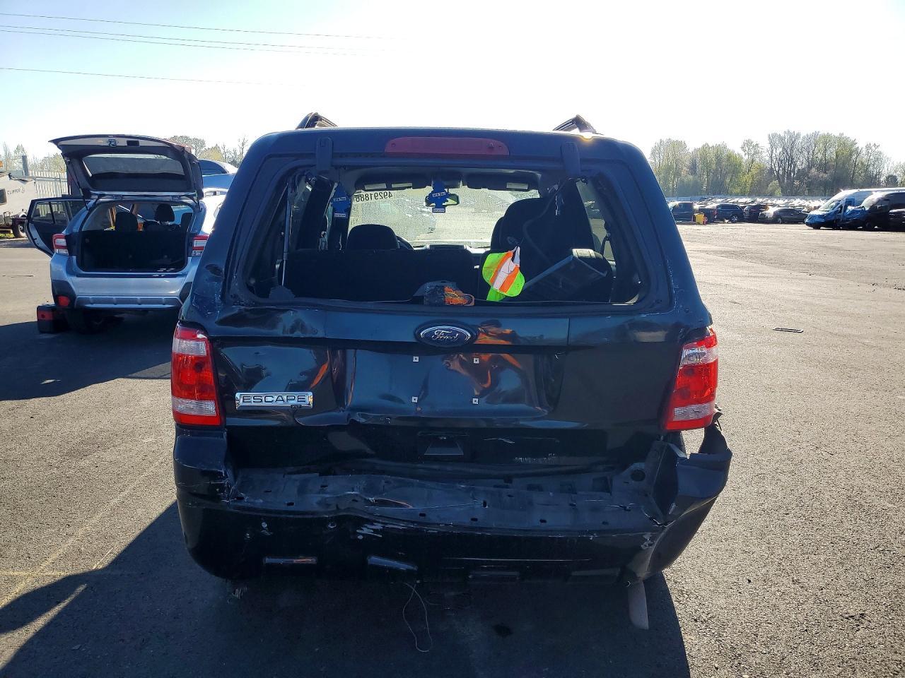 2010 FORD ESCAPE