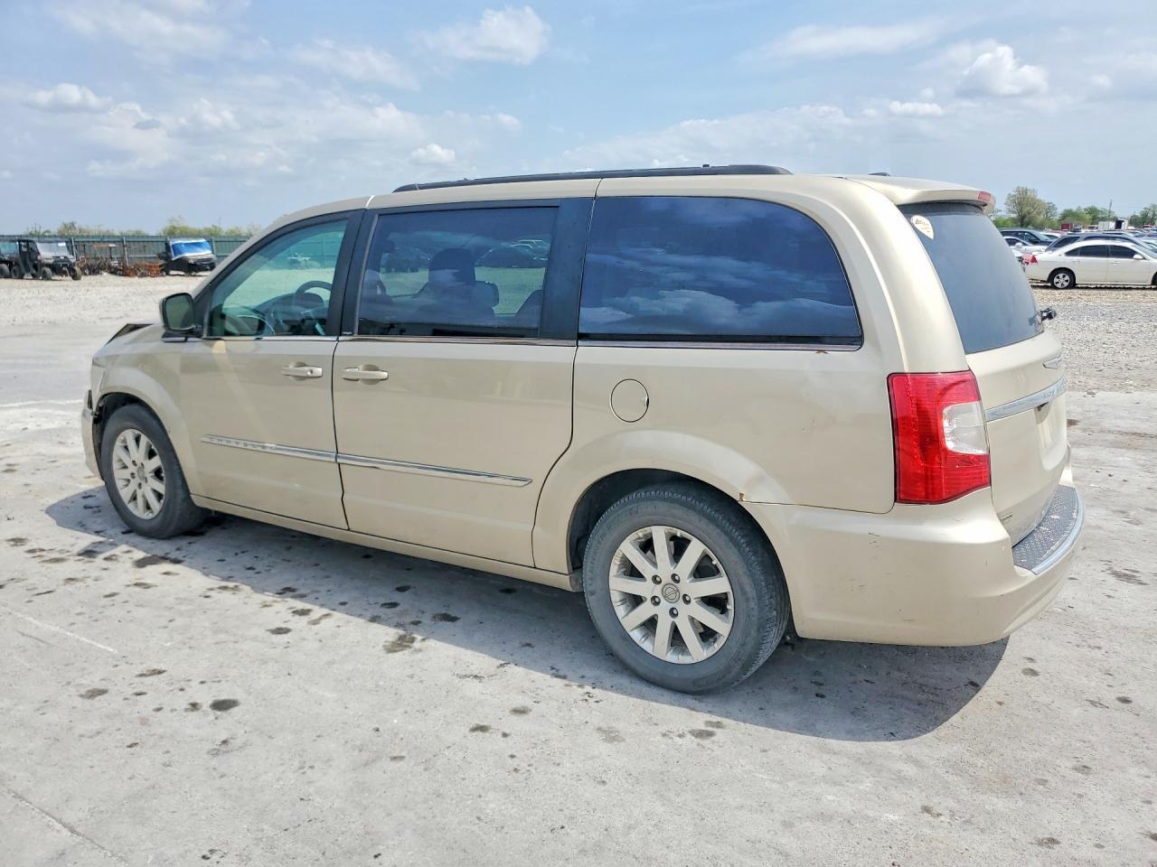 2013 CHRYSLER Town & Country