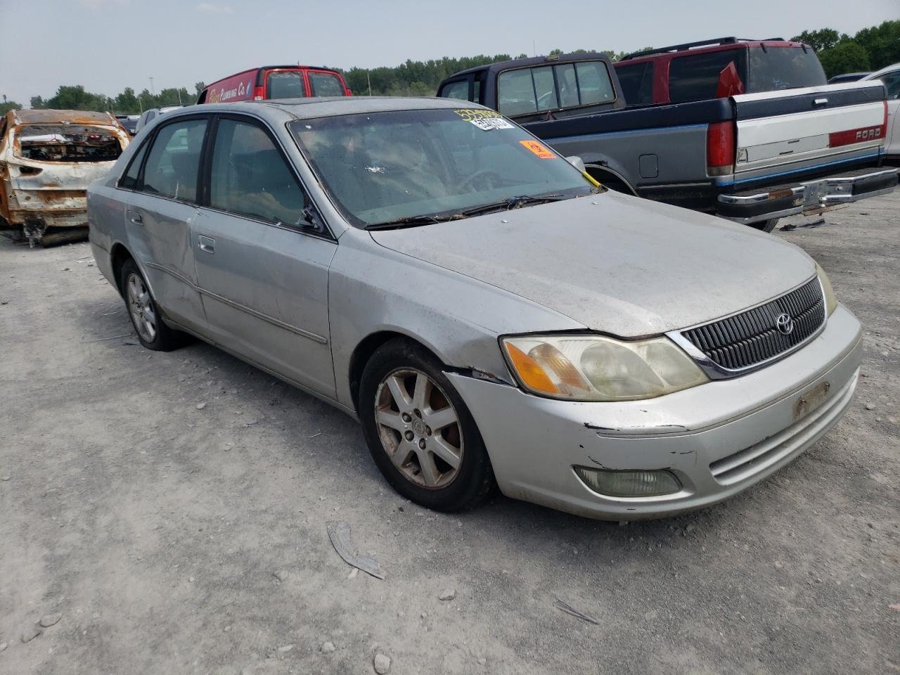 2001 TOYOTA Avalon