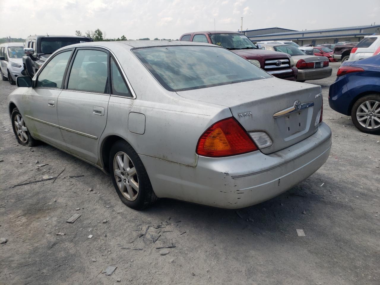 2001 TOYOTA Avalon