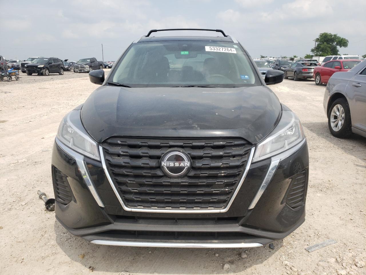 2023 NISSAN KICKS
