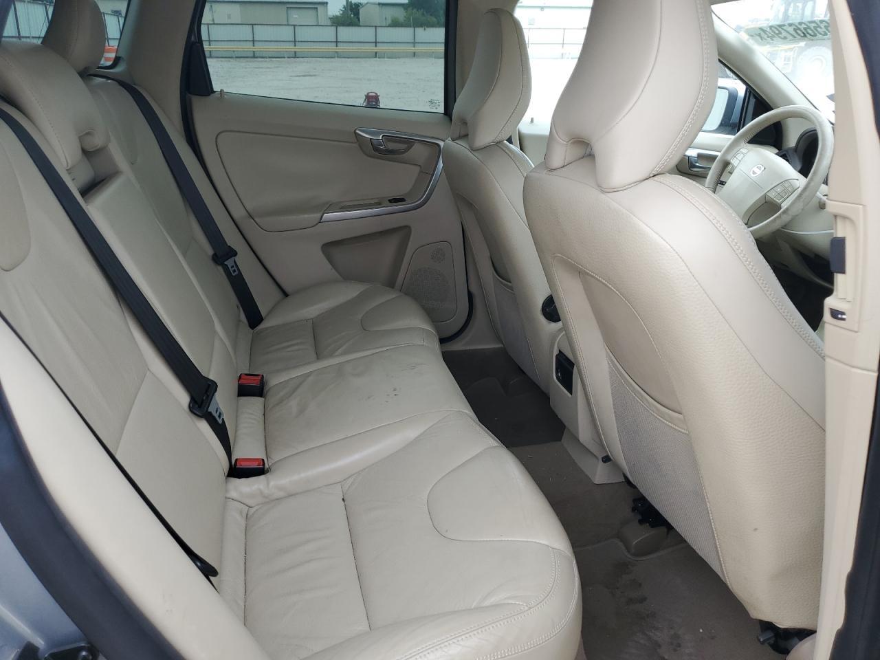 2010 VOLVO XC60
