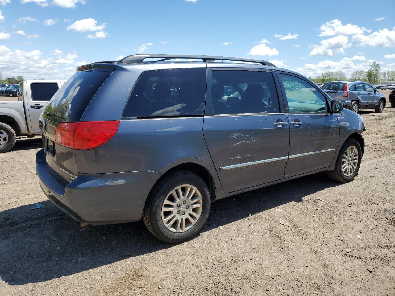 2010 TOYOTA SIENNA