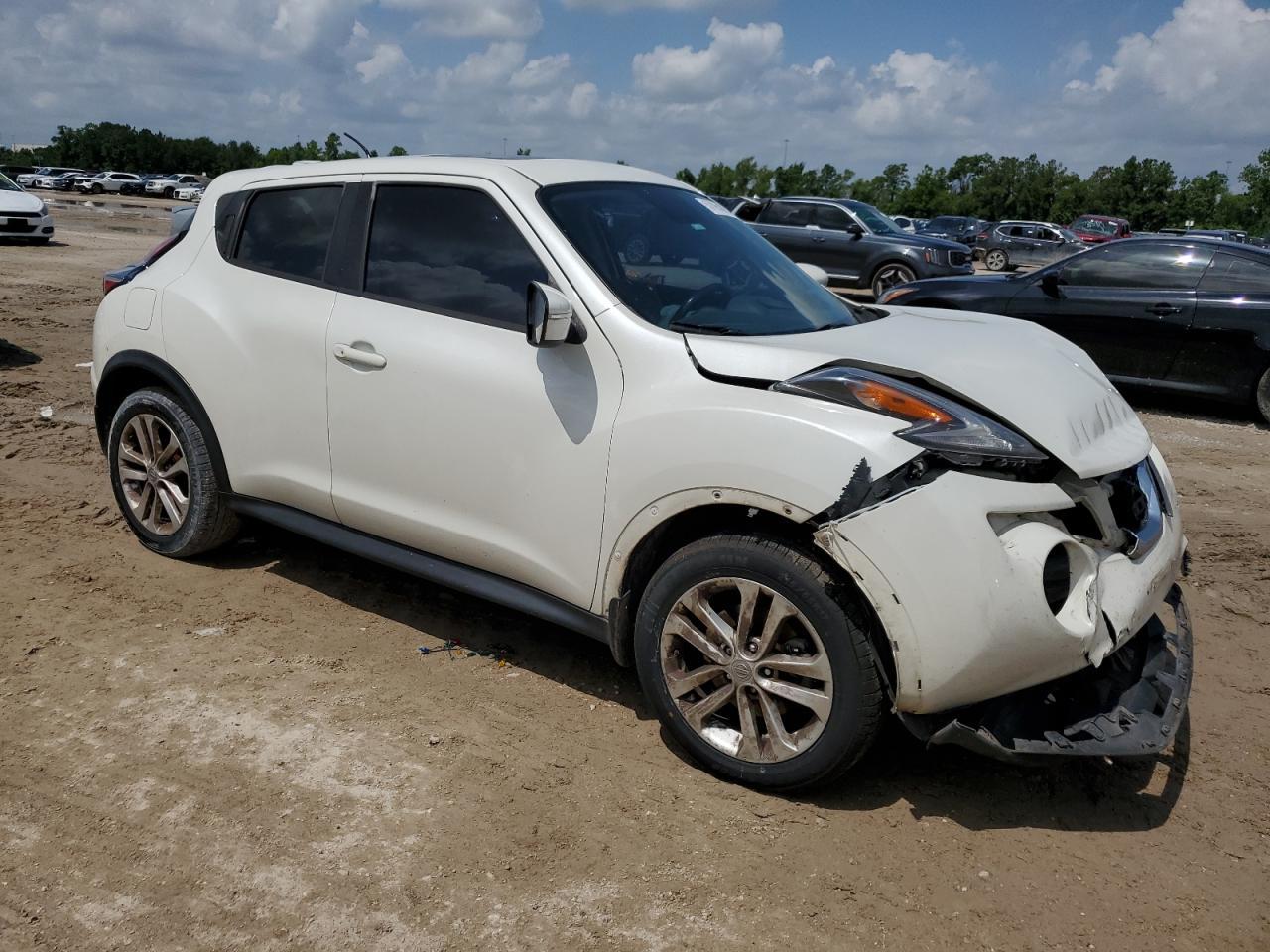 2016 NISSAN Juke
