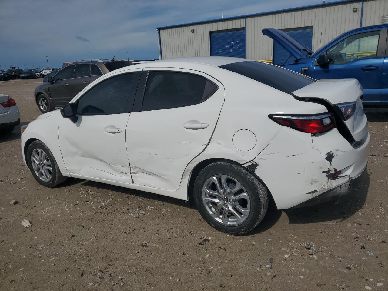 2017 TOYOTA YARIS