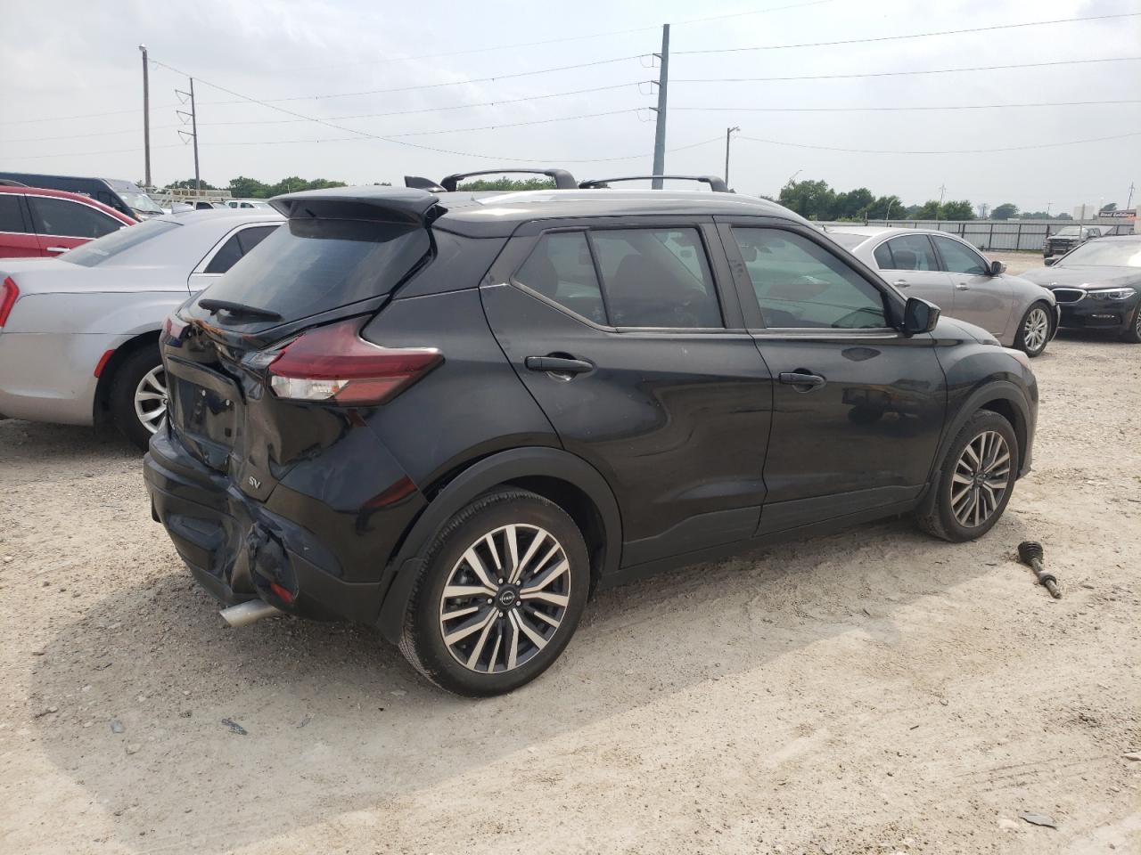 2023 NISSAN KICKS