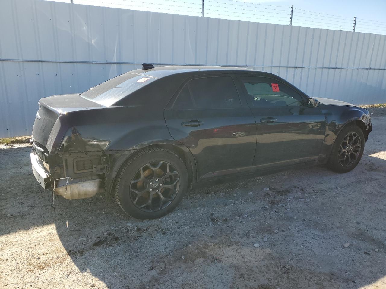 2019 CHRYSLER 300