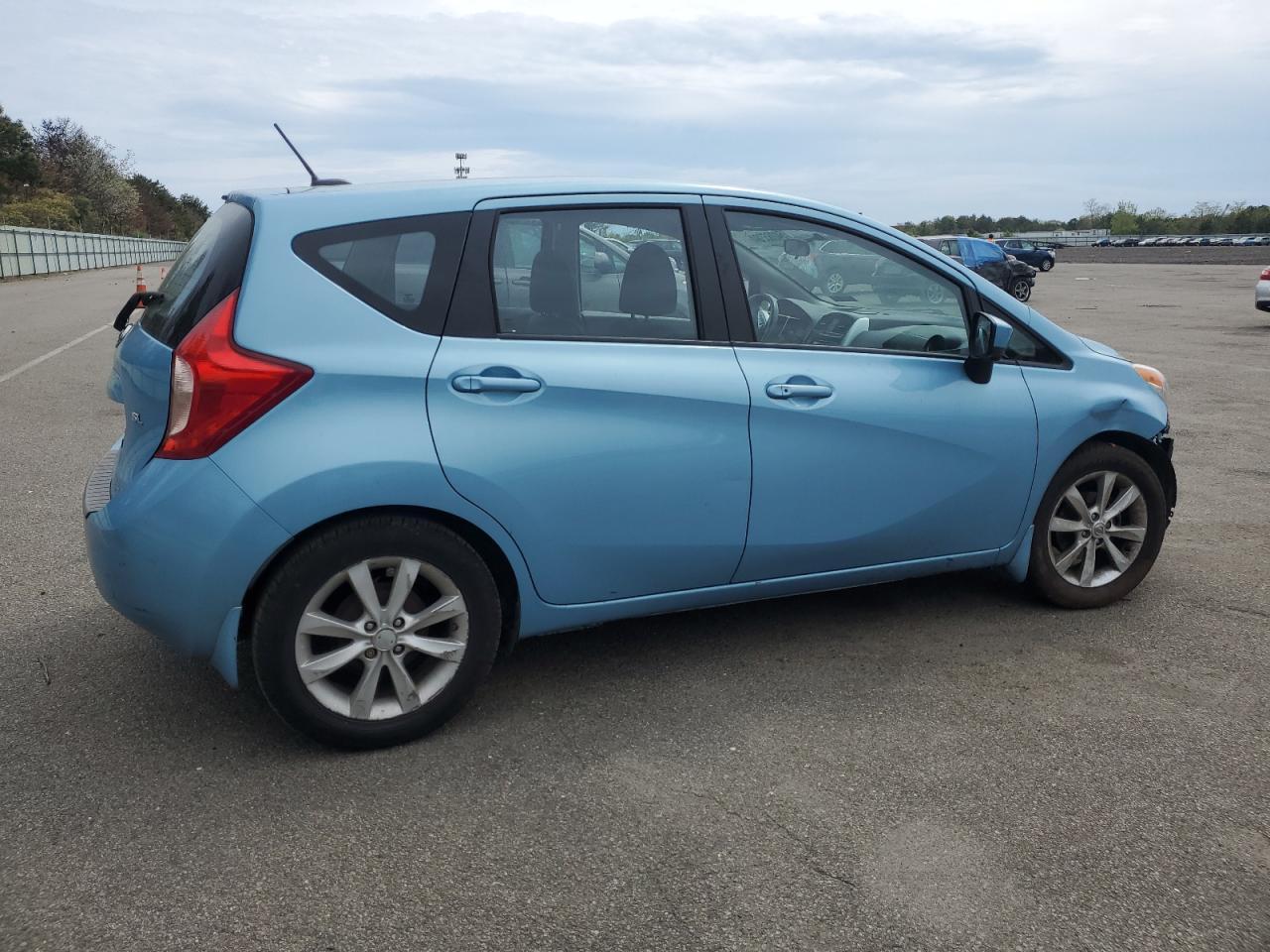 2015 NISSAN VERSA