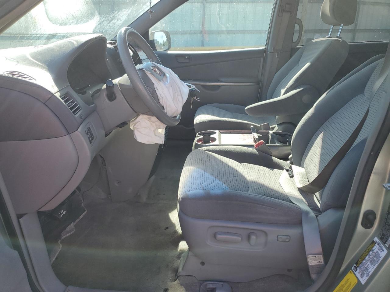 2006 TOYOTA SIENNA