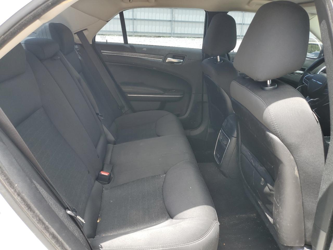 2019 CHRYSLER 300