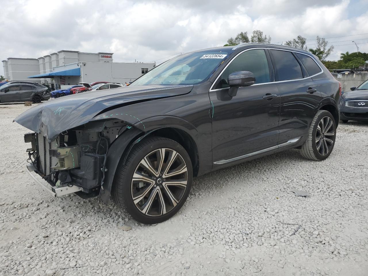 2023 VOLVO XC60