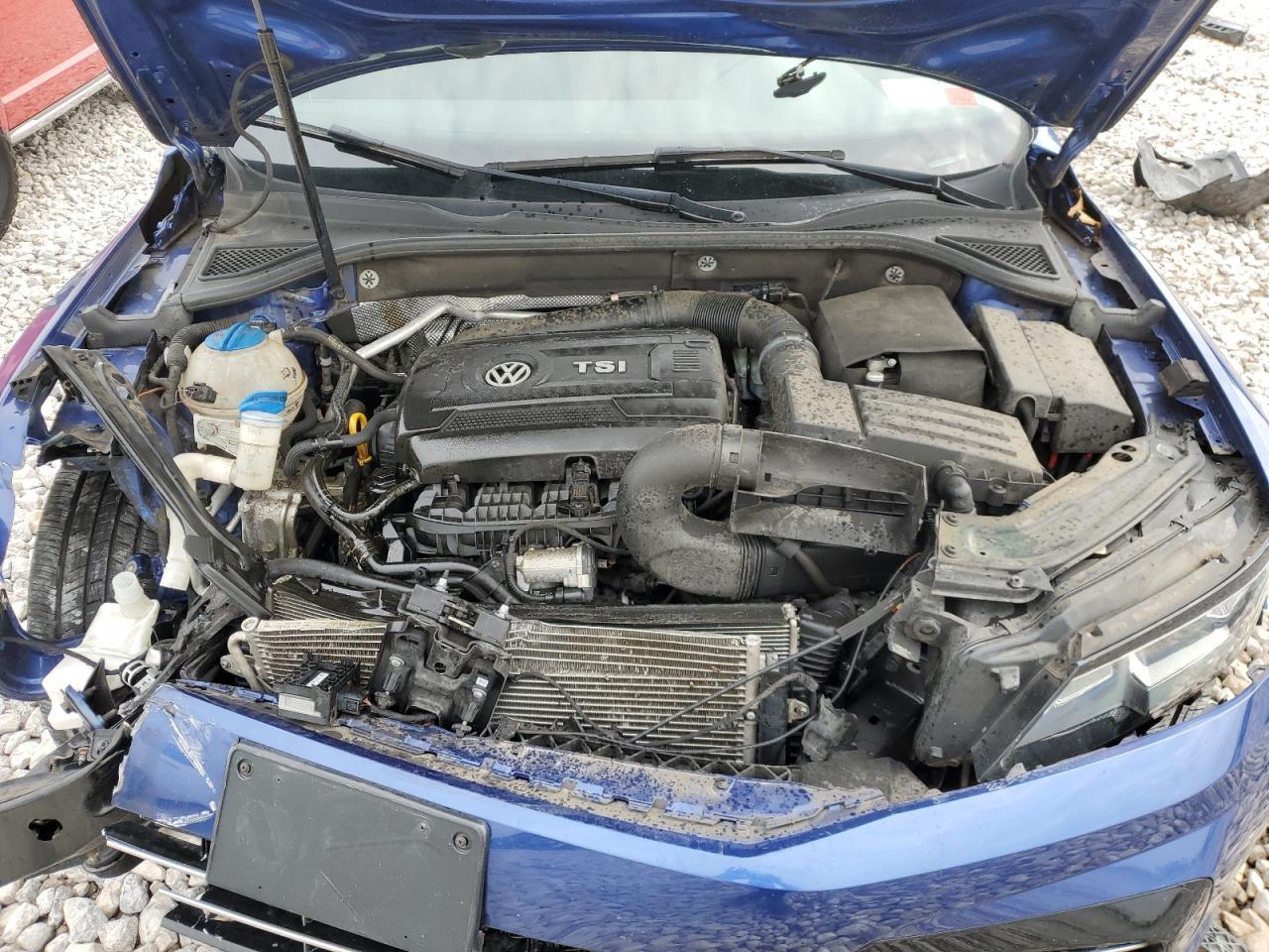 2017 VOLKSWAGEN Passat