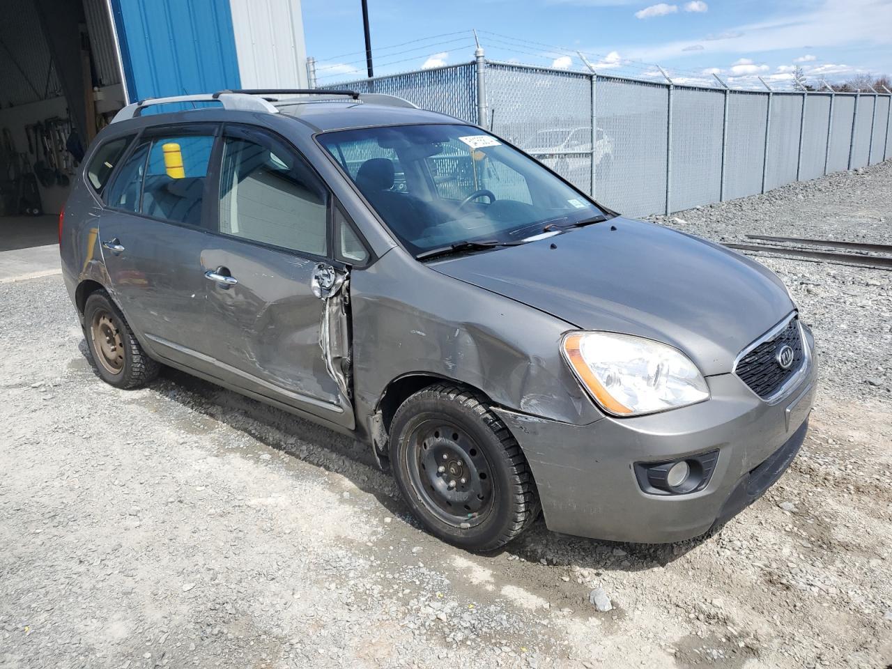 2012 KIA RONDO