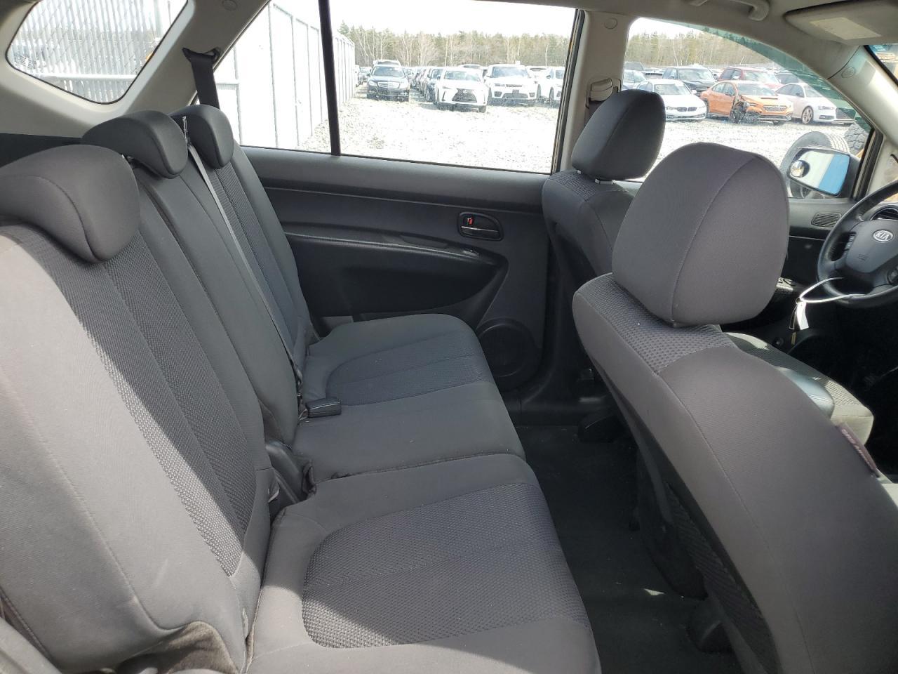 2012 KIA RONDO