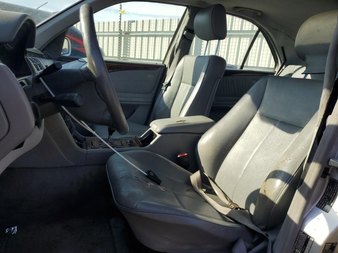 2001 MERCEDES-BENZ E-Class