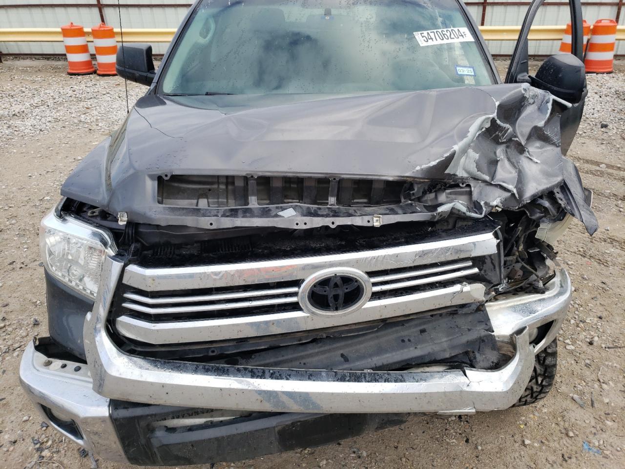 2016 TOYOTA TUNDRA