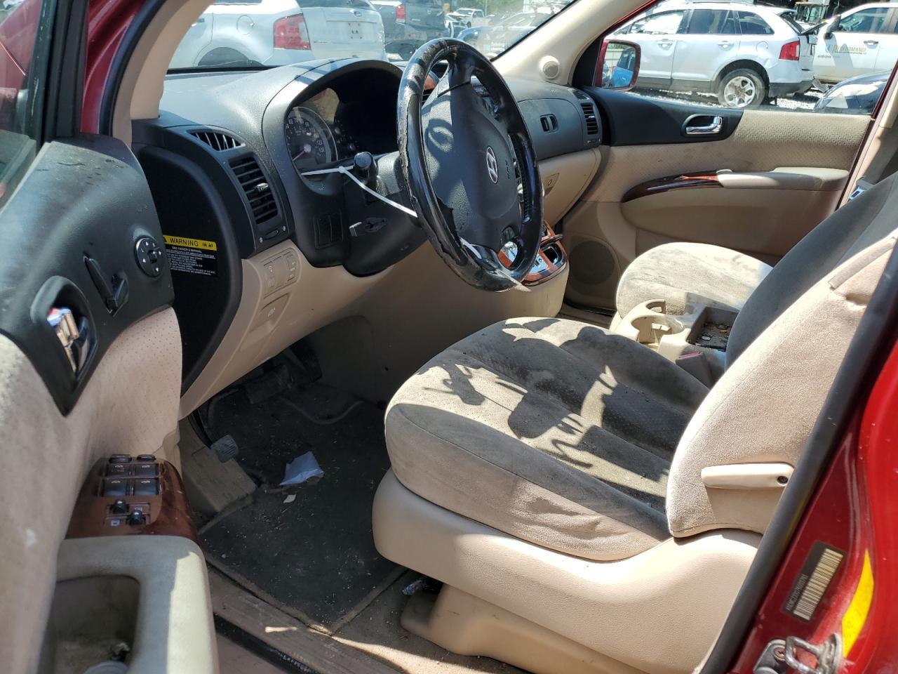 2007 HYUNDAI Entourage