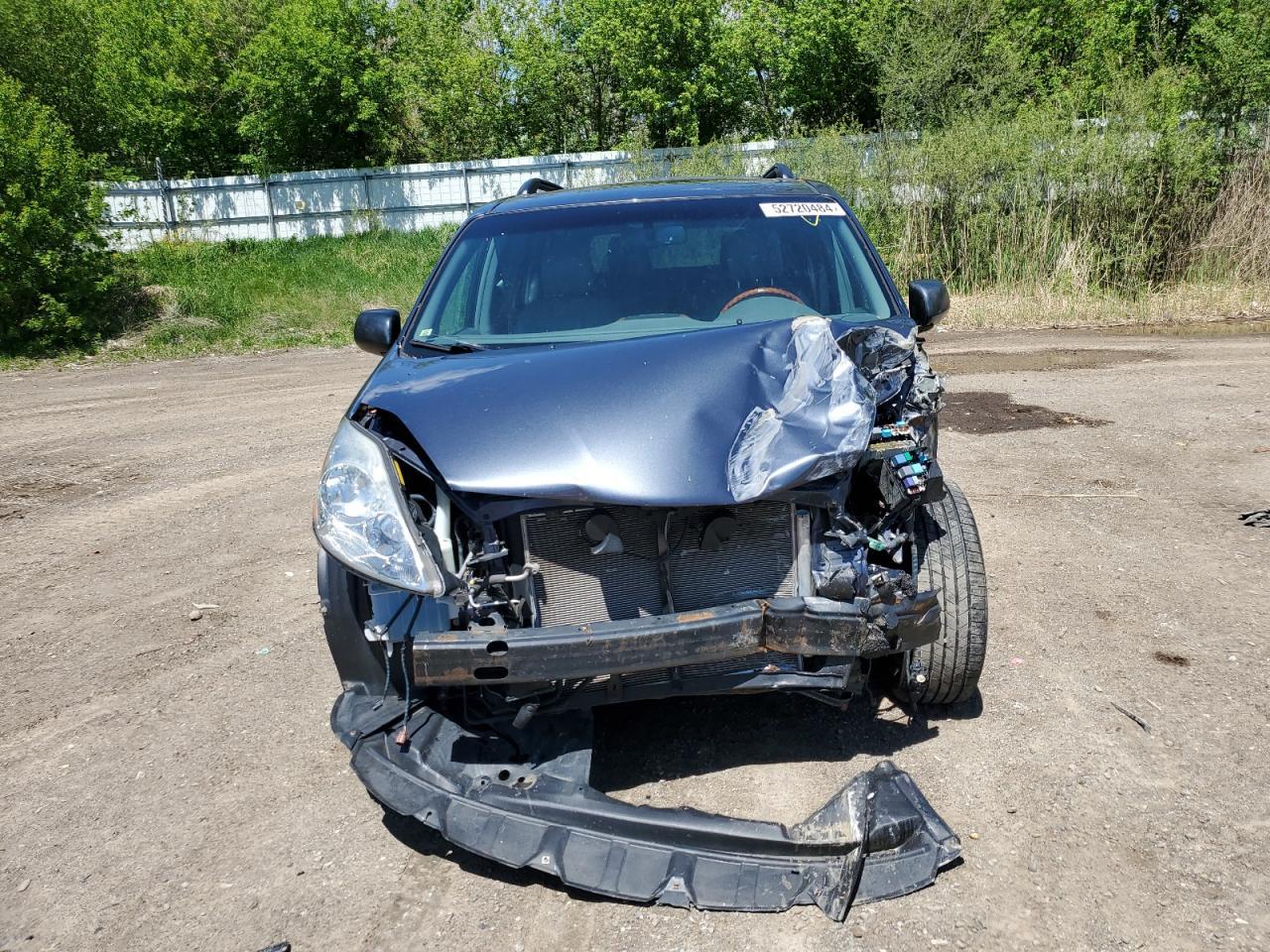 2010 TOYOTA SIENNA