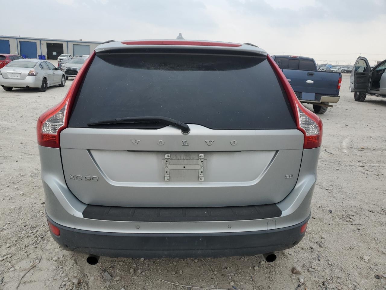2010 VOLVO XC60