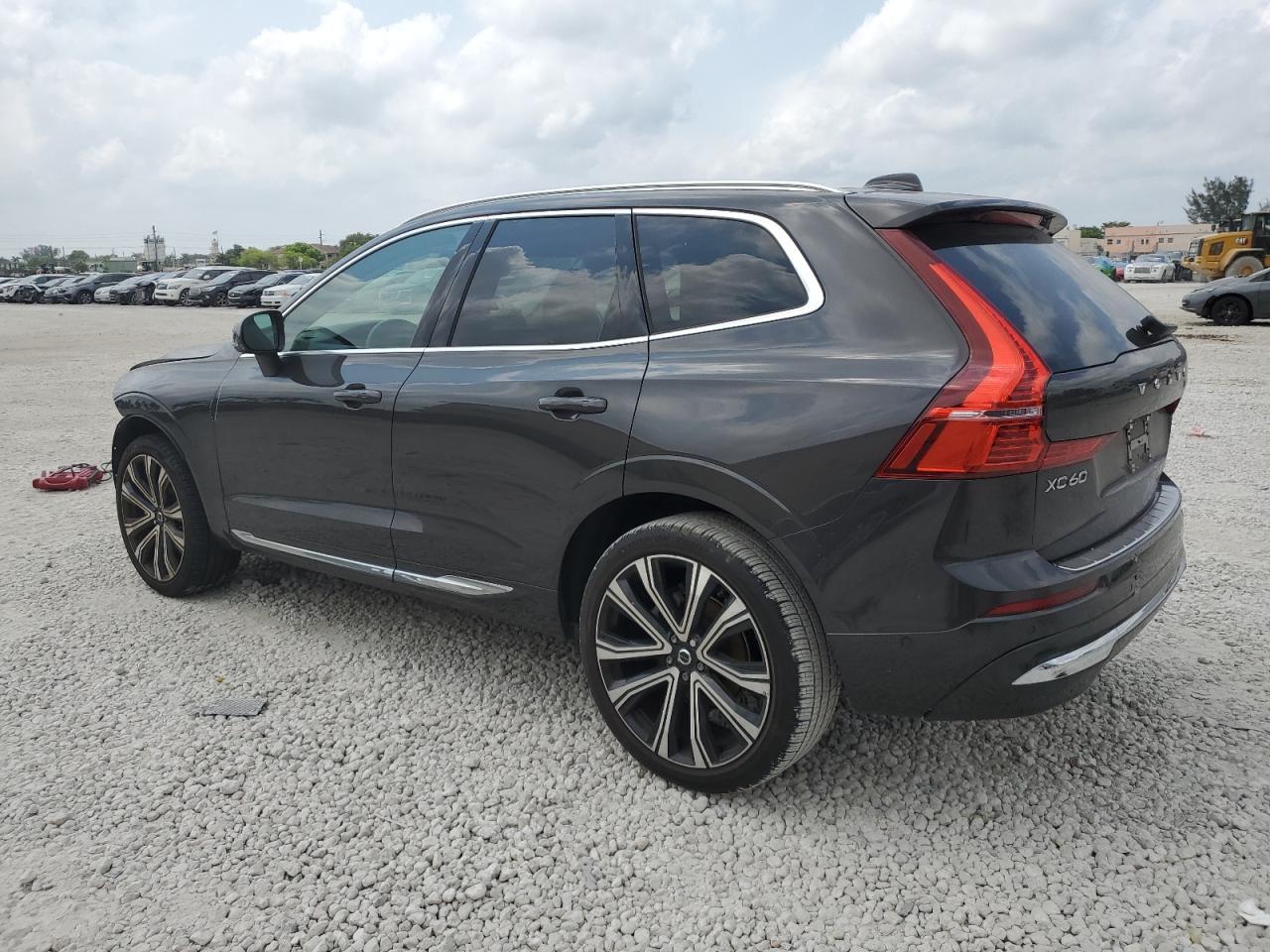 2023 VOLVO XC60