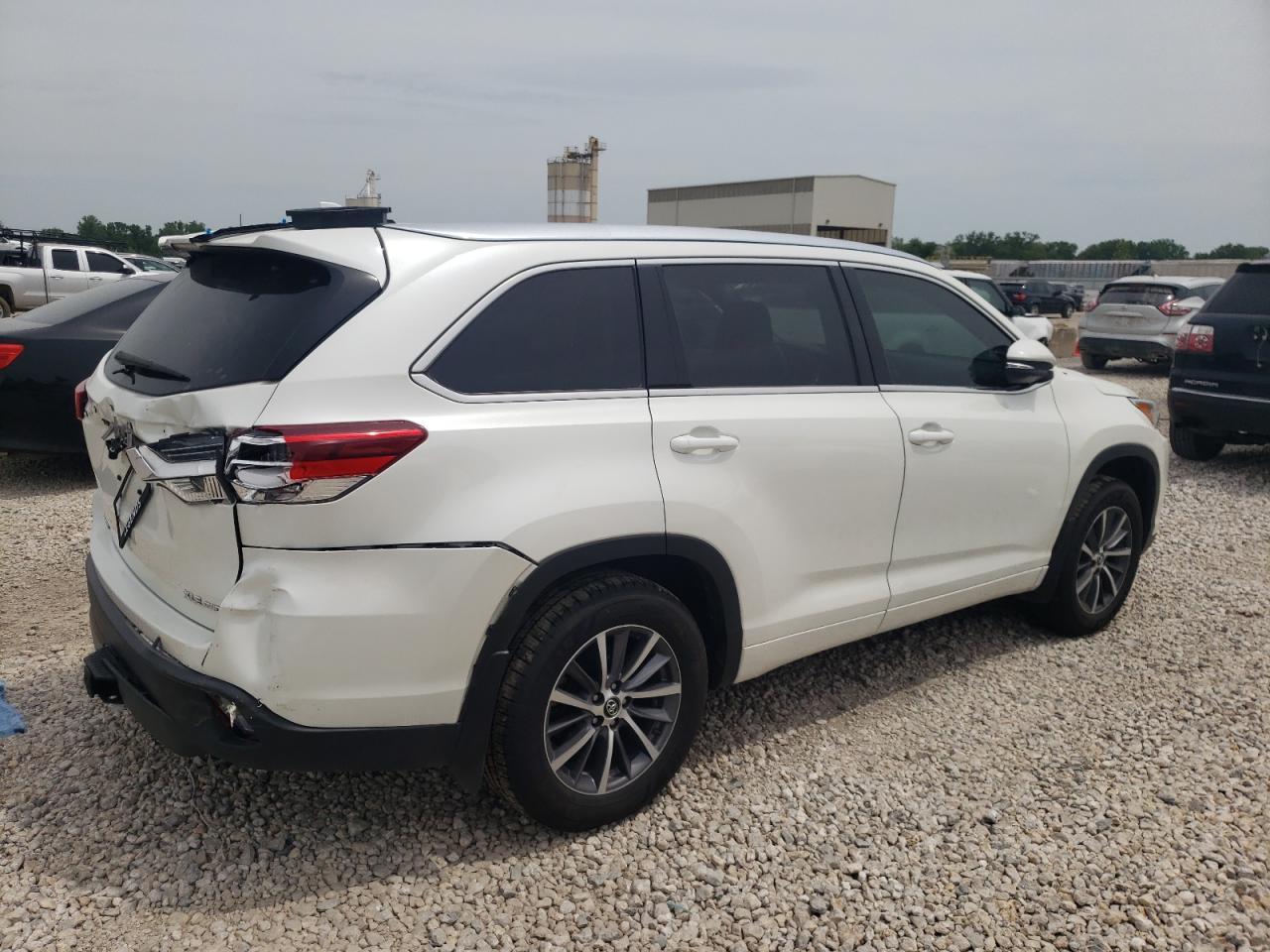 2018 TOYOTA HIGHLANDER