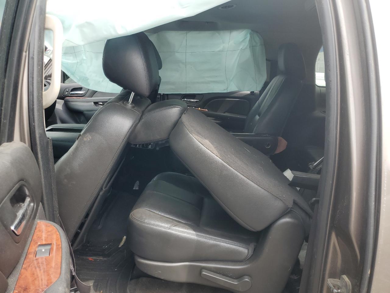 2013 CHEVROLET Suburban
