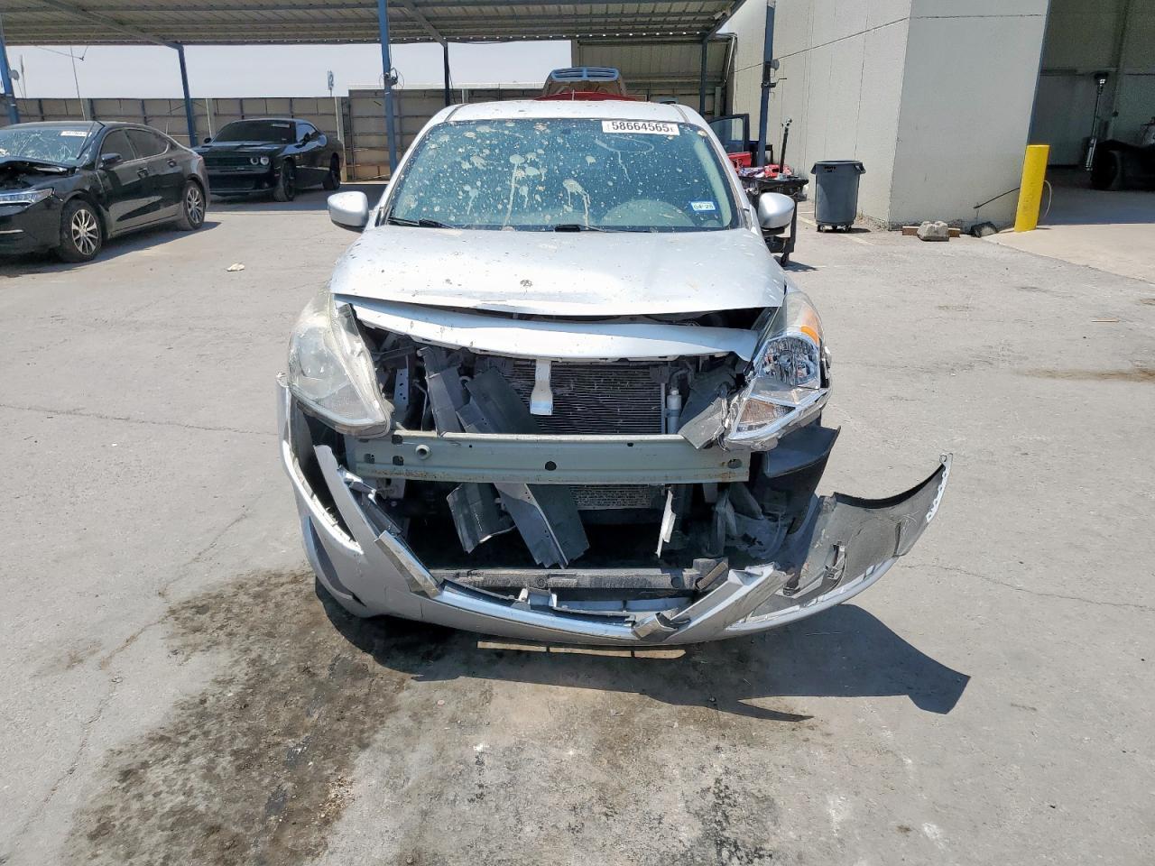 2015 NISSAN VERSA