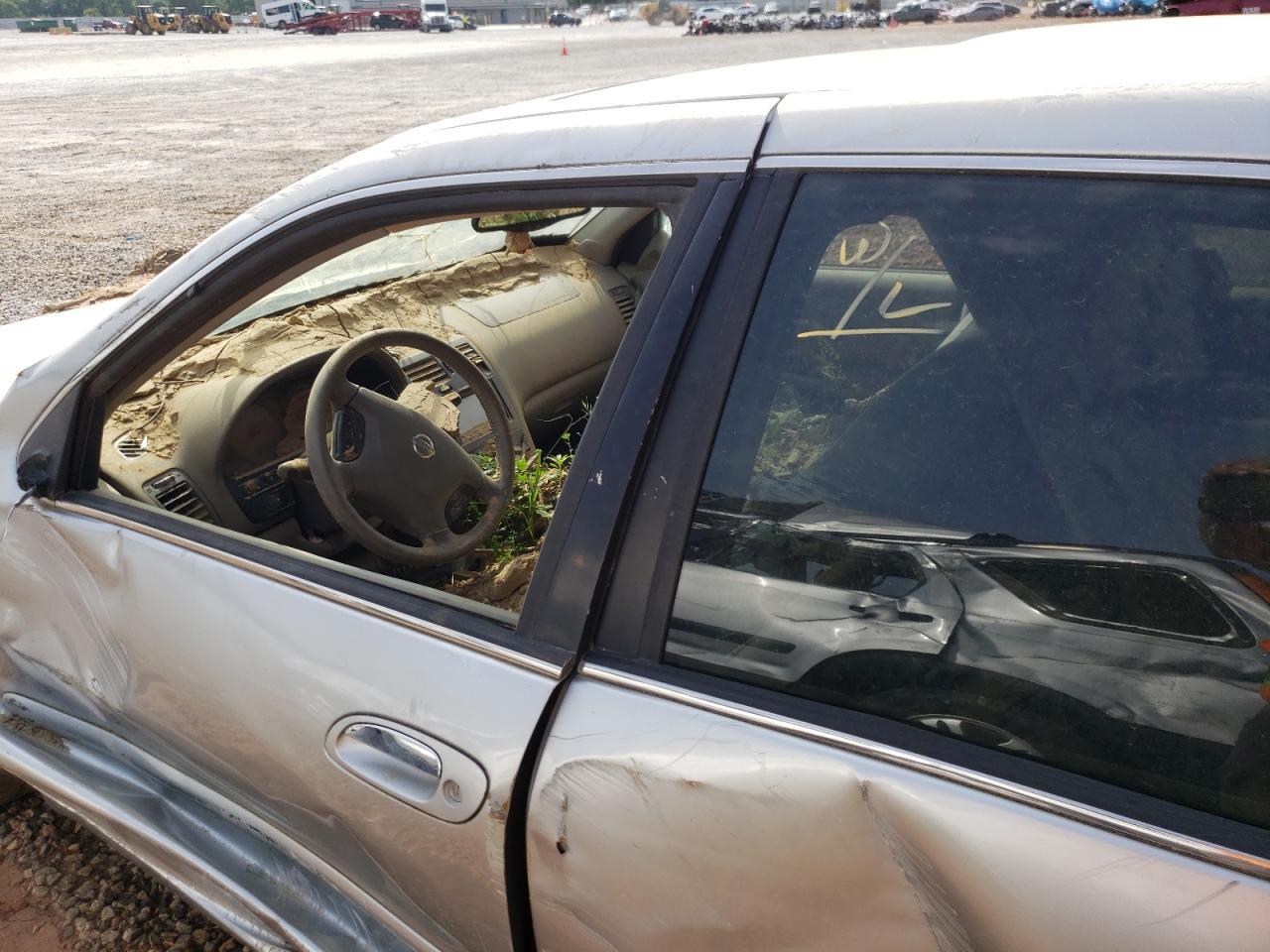 2003 NISSAN Maxima