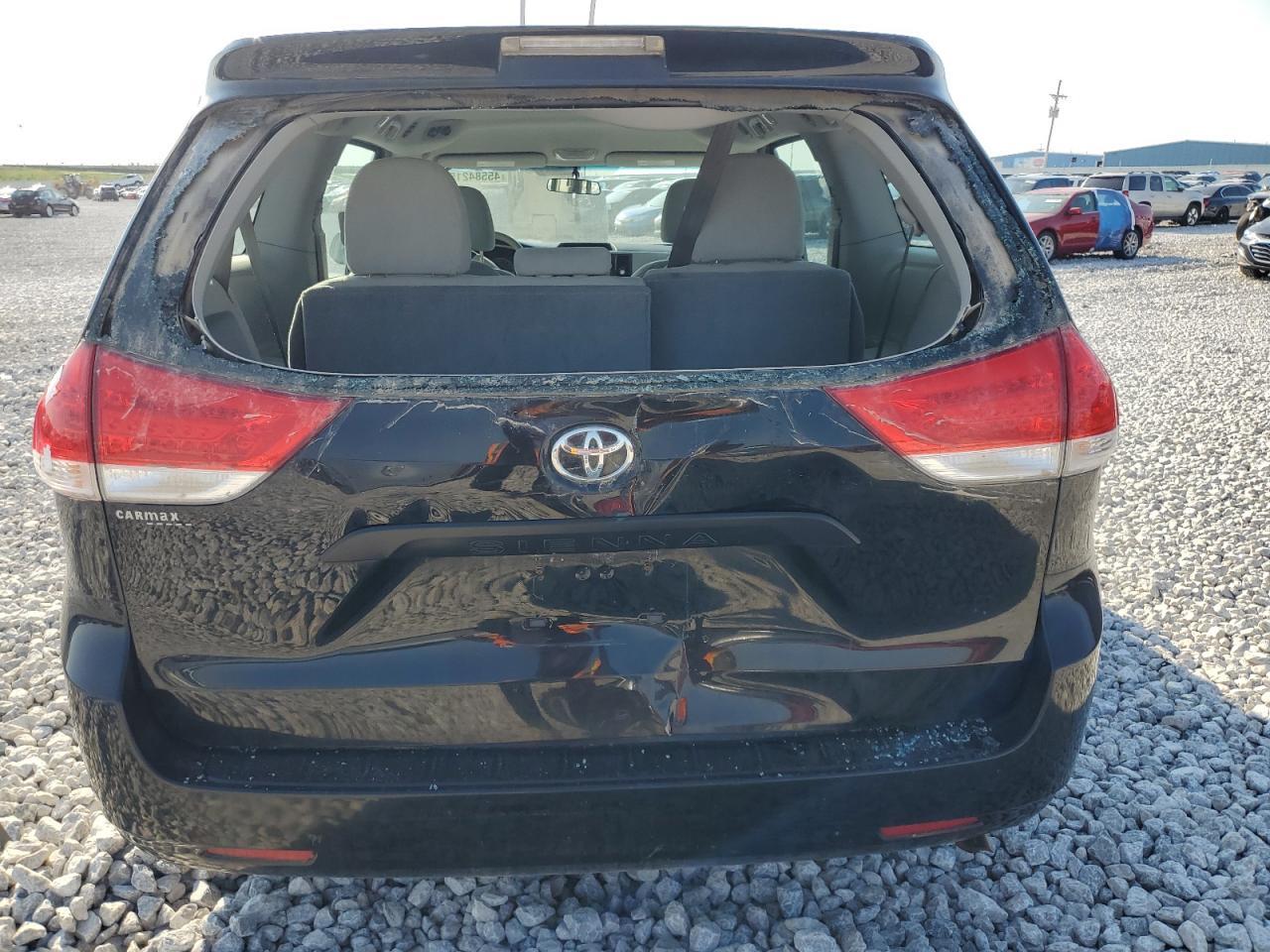 2014 TOYOTA SIENNA