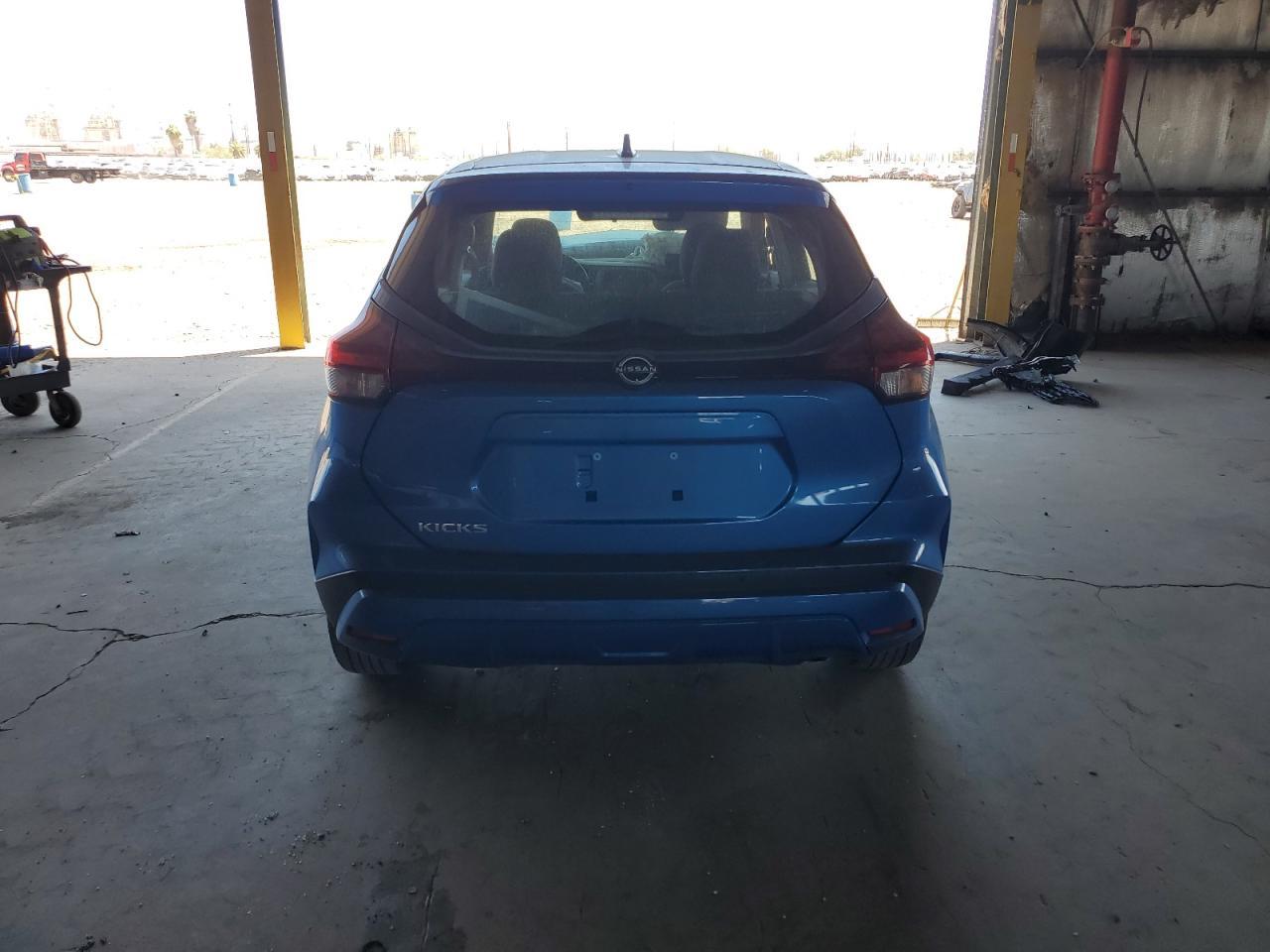 2024 NISSAN KICKS