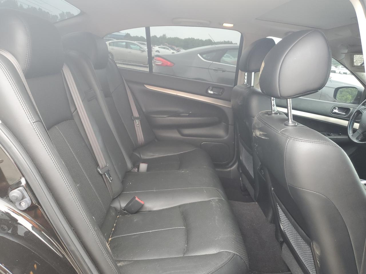 2015 INFINITI Q40